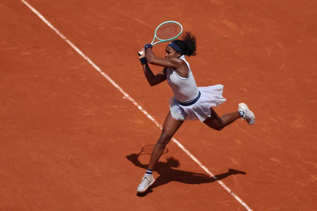 中展现冷静 中展现冷静