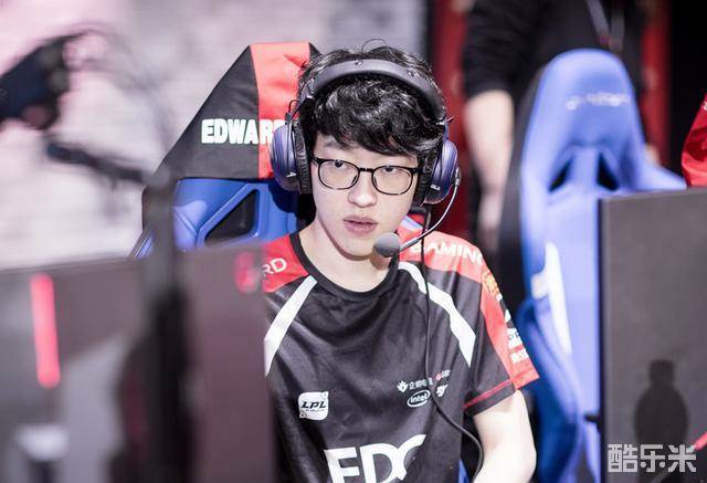 团队配合扳 团队配合扳